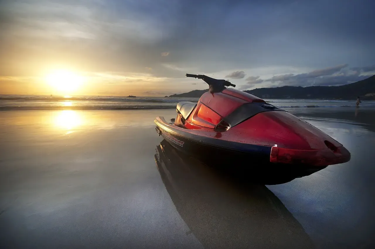 Jetski filant sur l’eau